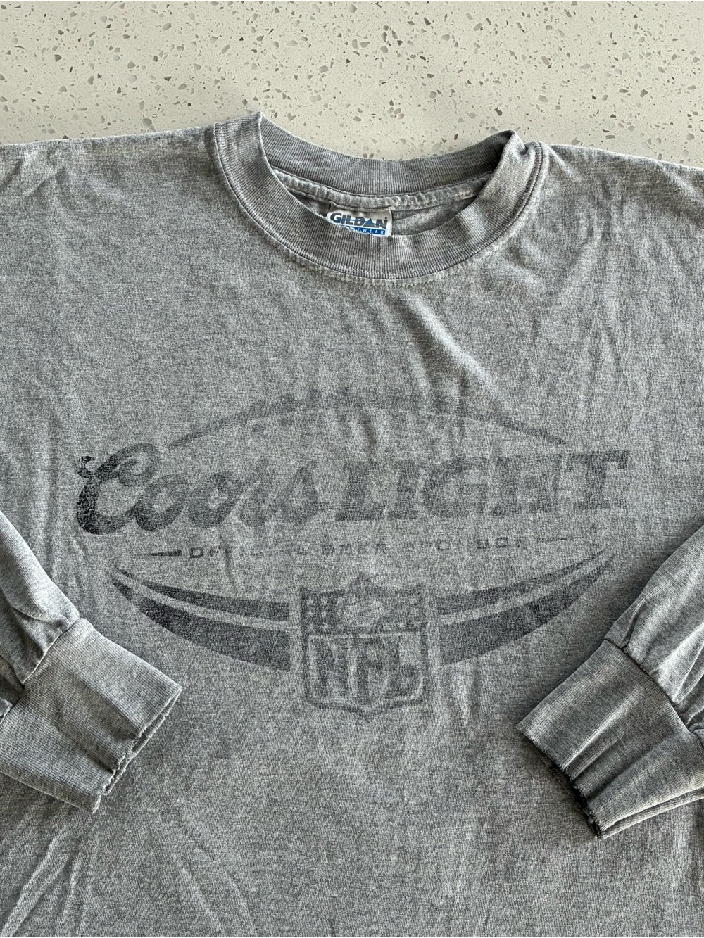 000 - VINTAGE 90s COORS LIGHT NFL FOOTBALL FADED LONG SLEEVE SHIRT